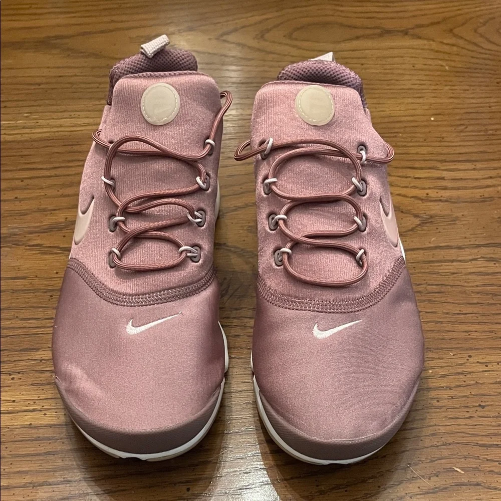 Nike Presto Fly Mauve Sneakers, size‎ 9